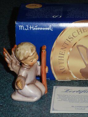 "Let It Shine" Goebel Hummel Angel Prayer Figurine #718/A TMK8 With Box - RARE!